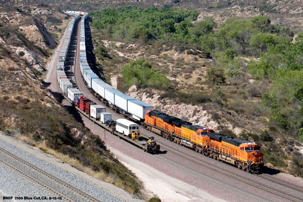 http://www.altamontpress.com/jimspeakerphotos/Jims-Trains-BNSF-7105-Cajon-Pass_1000px.jpg