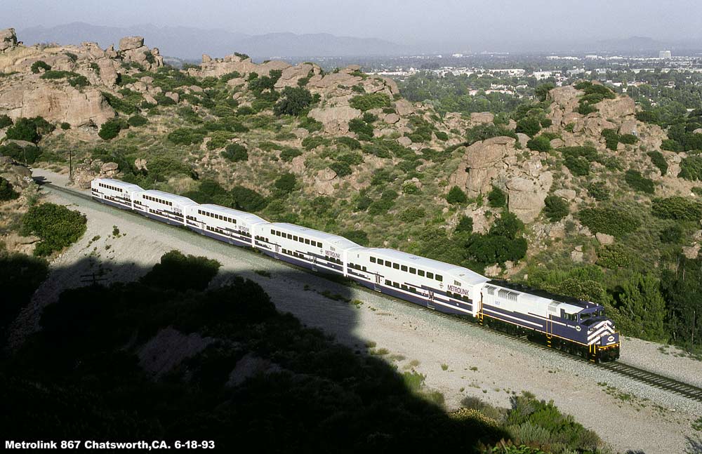 http://www.altamontpress.com/jimspeakerphotos/Jims-Trains-Metrolink-867-Santa-Susana-Pass_1000px.jpg