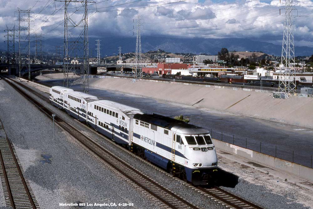 http://www.altamontpress.com/jimspeakerphotos/Jims-Trains-Metrolink-885-Los-Angeles_1000px.jpg