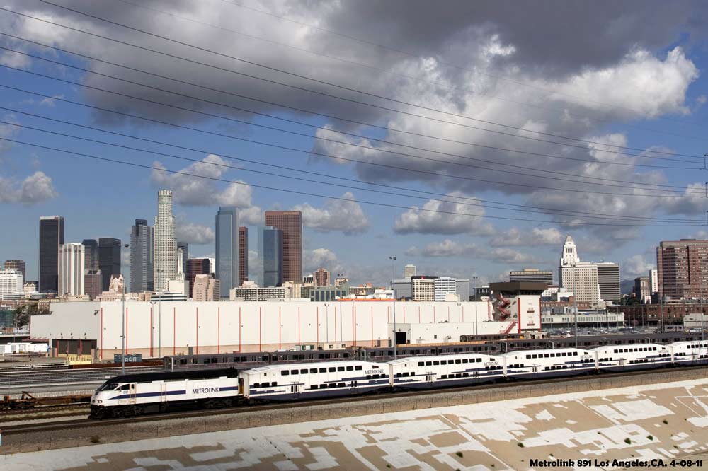 http://www.altamontpress.com/jimspeakerphotos/Jims-Trains-Metrolink-891-Los-Angeles-dave_1000px.jpg