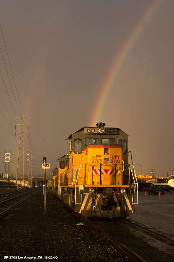 http://www.altamontpress.com/jimspeakerphotos/Jims-Trains-UP-2703-Heavy-Rain-&-A-Rainbow-dave_600px.jpg