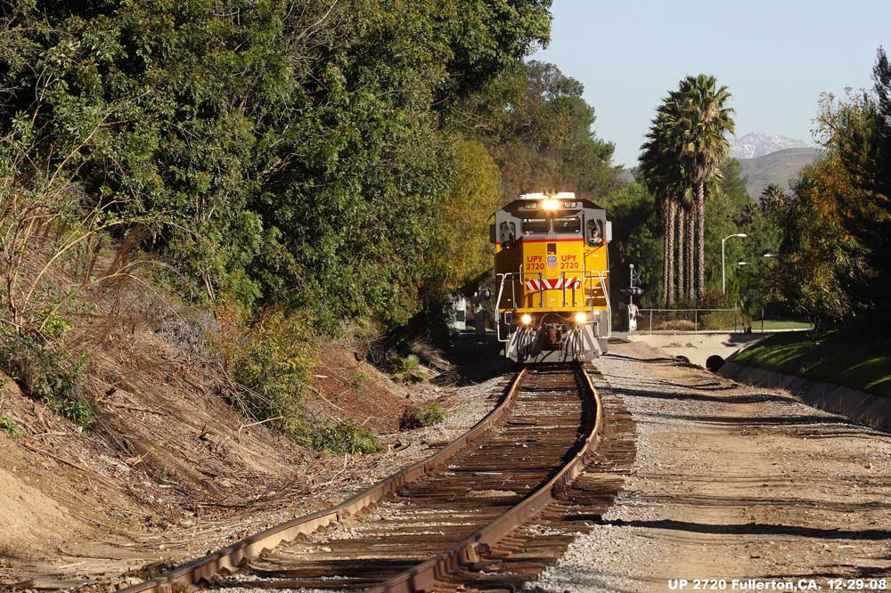 http://www.altamontpress.com/jimspeakerphotos/Jims-Trains-UP-2720-Heading-To-Cargill-dave_1000px.jpg