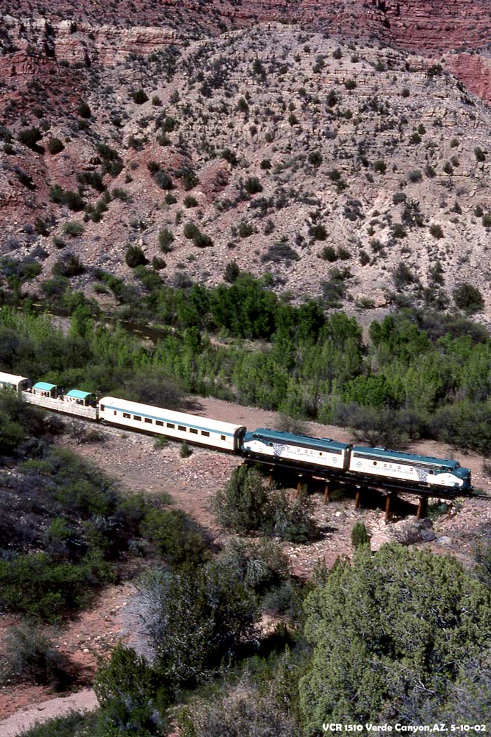 http://www.altamontpress.com/jimspeakerphotos/Jims-Trains-VCRR-1510-Red-Rocks_700px.jpg